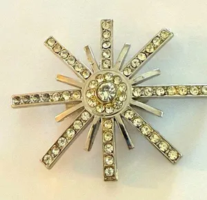 Elegant Silver Starburst Brooch thumbnail 1