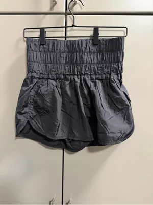 Free People The Way Home shorts. Women’s Medium. Never worn! thumbnail 6