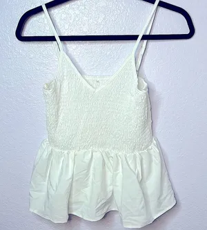 Women’s White Camisole Ruffle Hem Spaghetti Strap Stretchy Tank Top Size M New! thumbnail 1