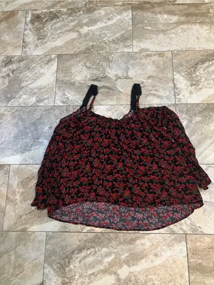 Torrid red rose floral print long sleeve cold shoulder top crinkle gauze thumbnail 6