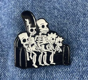 Simpsons Enamel Pin Black thumbnail 1