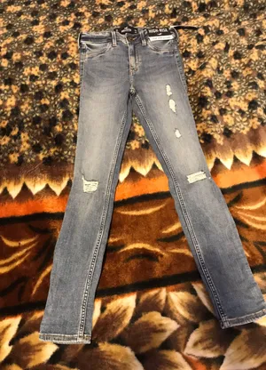 Hollister High Rise Ripped Jeans thumbnail 1