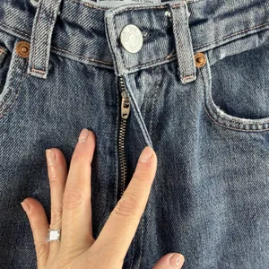 Zara‎ Sz 0 Jeans Wide Leg Raw Hem High Waisted Rise Light Wash Women's Baggy thumbnail 6