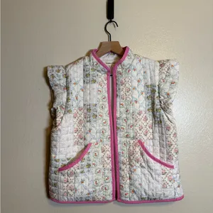 Main Strip Floral Quilted Vest With Ruffles‎ thumbnail 2