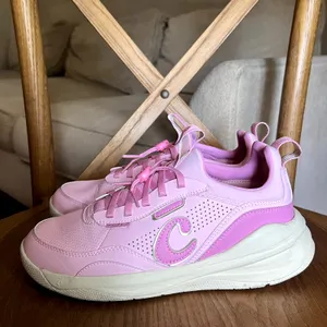 Clove Unisex Strada Pink Cupcake Nursing Sneakers Size W 7 M 5.5 thumbnail 4