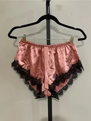 Black and Pink Lace Shorts and Tank Sleep Set Size Small thumbnail 5