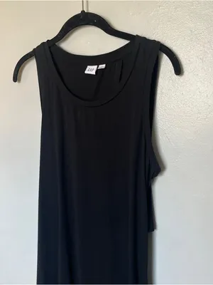 Classic Black Sleeveless Midi Dress Open Back thumbnail 3