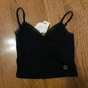 Aeropostale NWT black Crossover Lace Cropped Cami thumbnail 2