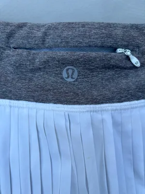 Lululemon Pleat to Street Skirt Size 6 White Mini Tennis Pleated Athleisure thumbnail 2
