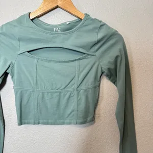 PAC Cares Long Sleeve Cutout Cropped Top Sage‎ Green Size XS thumbnail 3