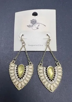 New! Gold Tone Chandelier Fan Shape Cream Soft Yellow Rhinestone Drop Earrings thumbnail 1