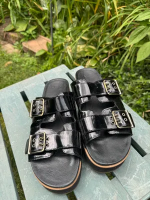 UGG Platform Black Sandals Slides 9.5 thumbnail 2
