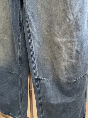 High-Rise Wide-Leg Women's Jeans in Faded Blue thumbnail 5