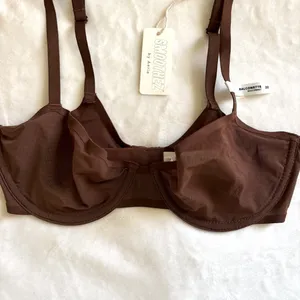 NWT Smoothez Unlined Mesh Bra thumbnail 3