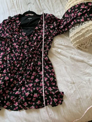 Black Floral Romper V-Neck Surplice ruffle hem, long sleeve size XS thumbnail 6