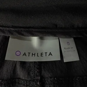Athleta SZ 0 Trekkie Cropped Pants Stretch Quick-Dry Zip Pockets Lightweight thumbnail 7