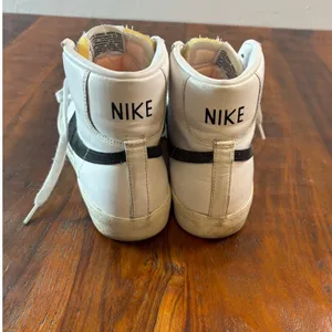 Nike Blazer Mid 77 Vintage Womens 10‎ White Black High Top Sneakers CZ1055-100 thumbnail 3