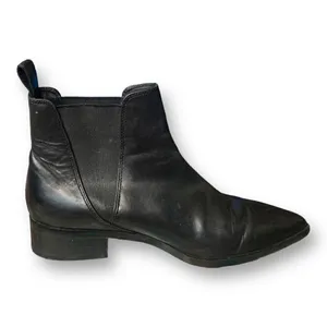 & Other Stories Shoe Black Leather Short‎ Ankle Chelsea Boot Pointy Toe Low Heel thumbnail 2