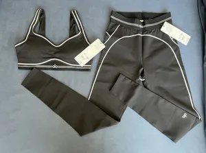Alo Set Airbrush High-Waist Heart Throb Legging and Airbrush Heart Throb Bra thumbnail 1