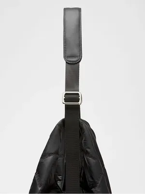 Lululemon Quilty Pleasures Shoulder Bag 14L black Sold out online NWT thumbnail 4