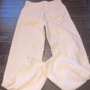 ZARA cream color jeans size 4 thumbnail 6