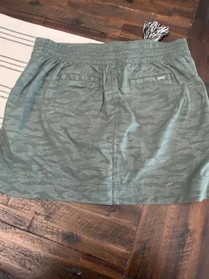 Orvis Olive Mini Skort with Zippered Pockets thumbnail 4