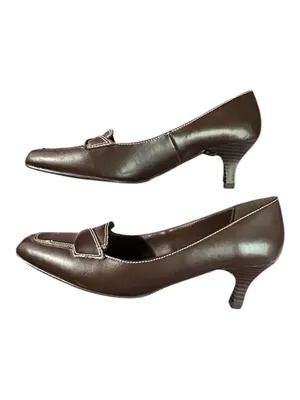 Size 7 loafers kitten heel Classic Brown Leatherette Womens Loafers vintage thumbnail 2