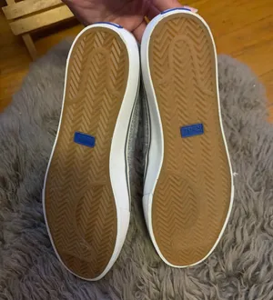 Women’s Shoes thumbnail 2