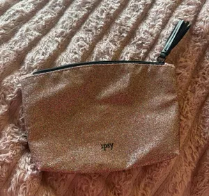 ipsy Glitter Cosmetic Pouch in Pink and Gold thumbnail 1