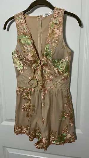 Hello Molly Fairy Embroidery Mesh Floral Plunge Neckline Zip Up Romper Sz 10 thumbnail 1
