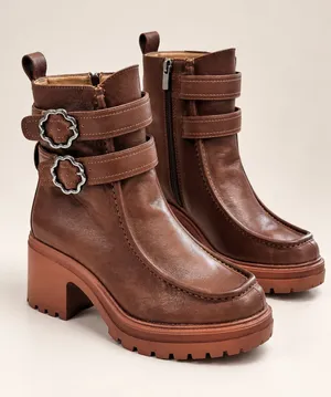 Sam and Libby Brown Double Strap Floral Buckle Chunky Block Heel Boots 9.5M thumbnail 1