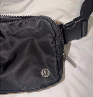 Lululemon Belt Bag thumbnail 2