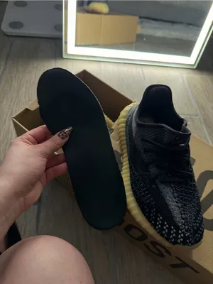 Adidas Yeezy Boost 350 V2 'Carbon' thumbnail 8