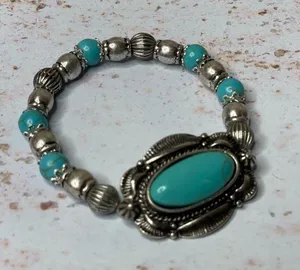 Boutique Western women’s Howlite turquoise and silver stretch bracelets. thumbnail 1