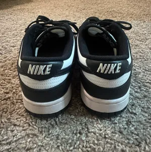 Nike Panda Dunks thumbnail 3