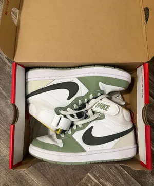Green Nike High Top Sneakers thumbnail 1