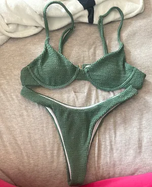 SheIn green bikini thumbnail 1