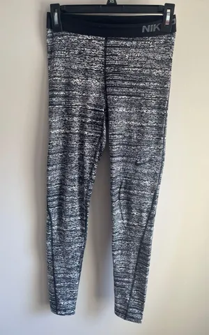 Nike Pro Leggings thumbnail 1
