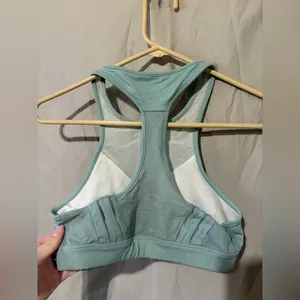 Alo sports bra thumbnail 4
