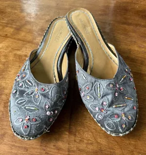 Matisse Goddess Satin Gray Embroidered Beaded Slip-On Mules size 9 thumbnail 1