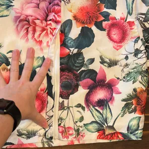 Glamorous small floral blouse zip back thumbnail 5