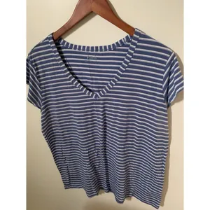 Columbia Womens Size L Top Activewear Blue White Striped V-neck Athletic Top thumbnail 2