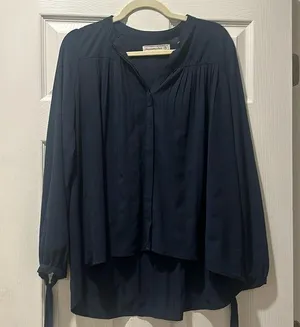 Abercrombie Oversize Pleated Front Bow Tie Cuff Blouse size medium thumbnail 1