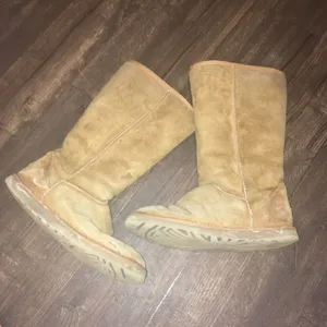 UGG classic tall 5815 shearling lined boots thumbnail 3