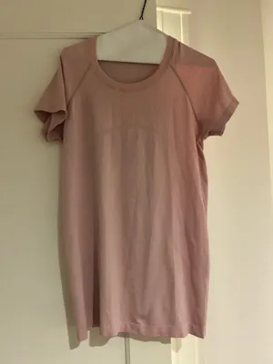 Lululemon Swiftly Tech Short Sleeve thumbnail 1
