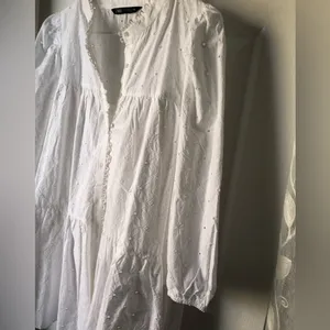 ZARA Embroidered Eyelet Floral Cotton Mini button down Dress boho babydoll sz M thumbnail 5