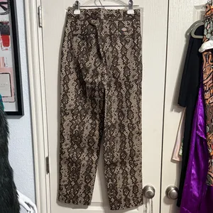 💙💖 Dickie's‎ Camden Straight Leg Snakeskin Print High Rise Work Pants thumbnail 3