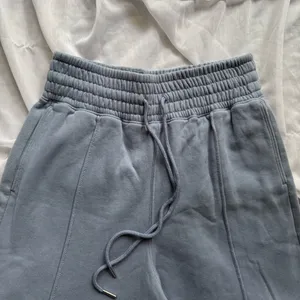 Abercrombie & Fitch High Waist Shorts thumbnail 2