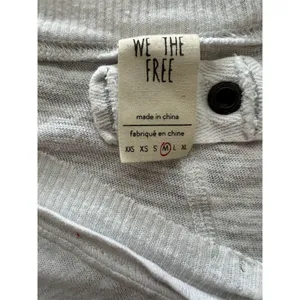 Free People Women's Cropped V-Neck T-Shirt Gray Size M Standard Casual thumbnail 4