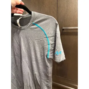 Lululemon Athletica Mens small Short sleeve athletic‎ Shirt Tee thumbnail 4